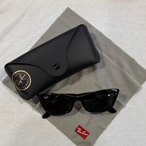 Ray-Ban Tortoise ‘Lady Burbank’ Cat-Eye Sunglasses